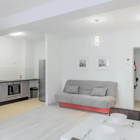 Atlas Unirii: Upscale Flats In The Heart Of Bucharest! Апартаменти Бухарест