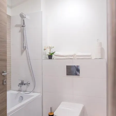 Atlas Unirii: Upscale Flats In The Heart Of Bucharest! 부쿠레슈티