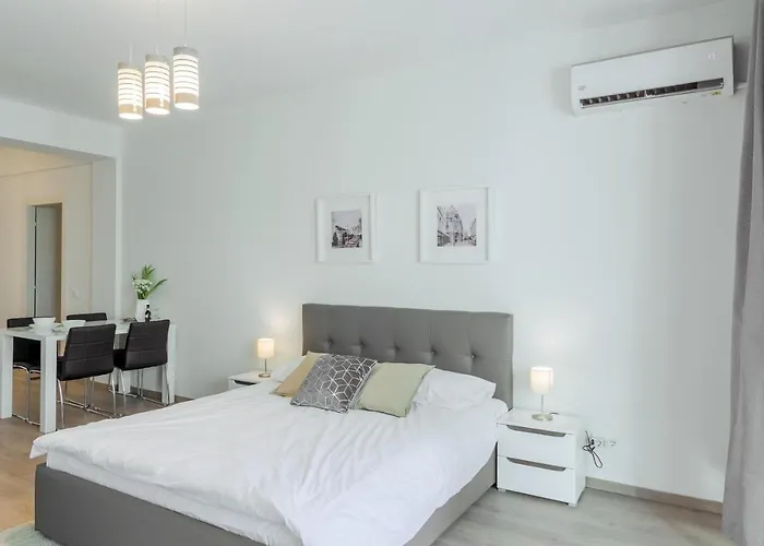 Atlas Unirii: Upscale Flats In The Heart Of Bucharest! בוקרשט