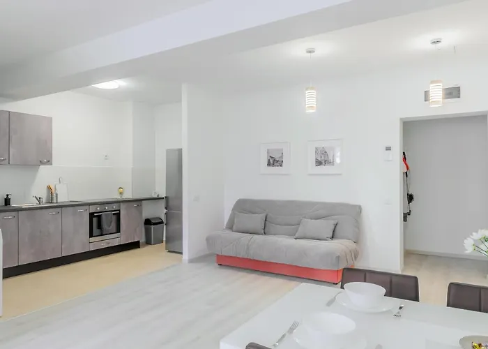 Atlas Unirii: Upscale Flats In The Heart Of Bucharest! דירה בוקרשט