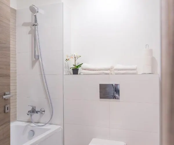 Atlas Unirii: Upscale Flats In The Heart Of Bucharest! בוקרשט