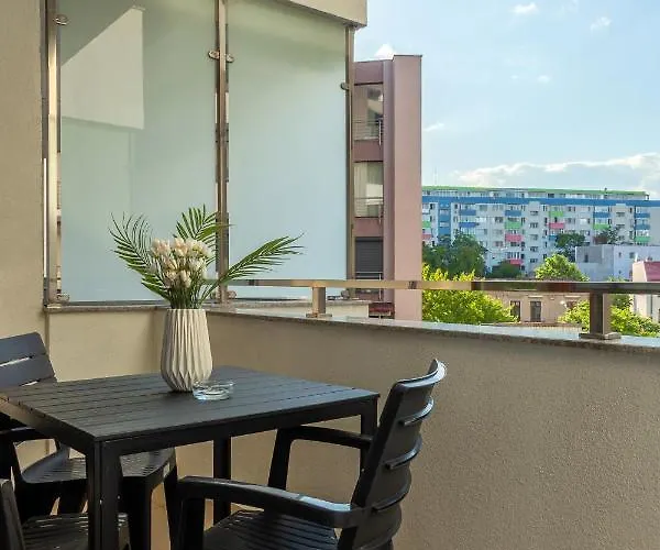 Atlas Unirii: Upscale Flats In The Heart Of Bucharest! דירה בוקרשט